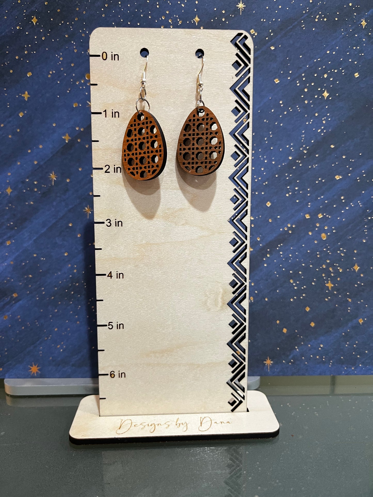 Small oval rattan earrings