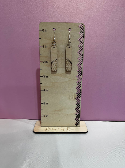Wooden bar with honeycomb earrings