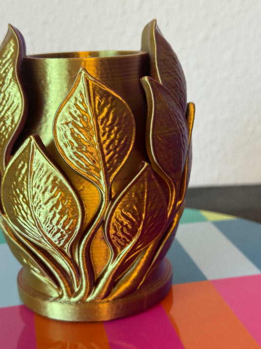 Small color shifting bud vase